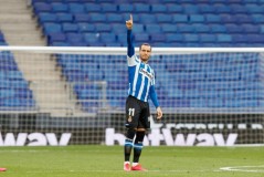 巴塞罗那主场悬而未决：诺坎普重建难题与球队新赛季挑战